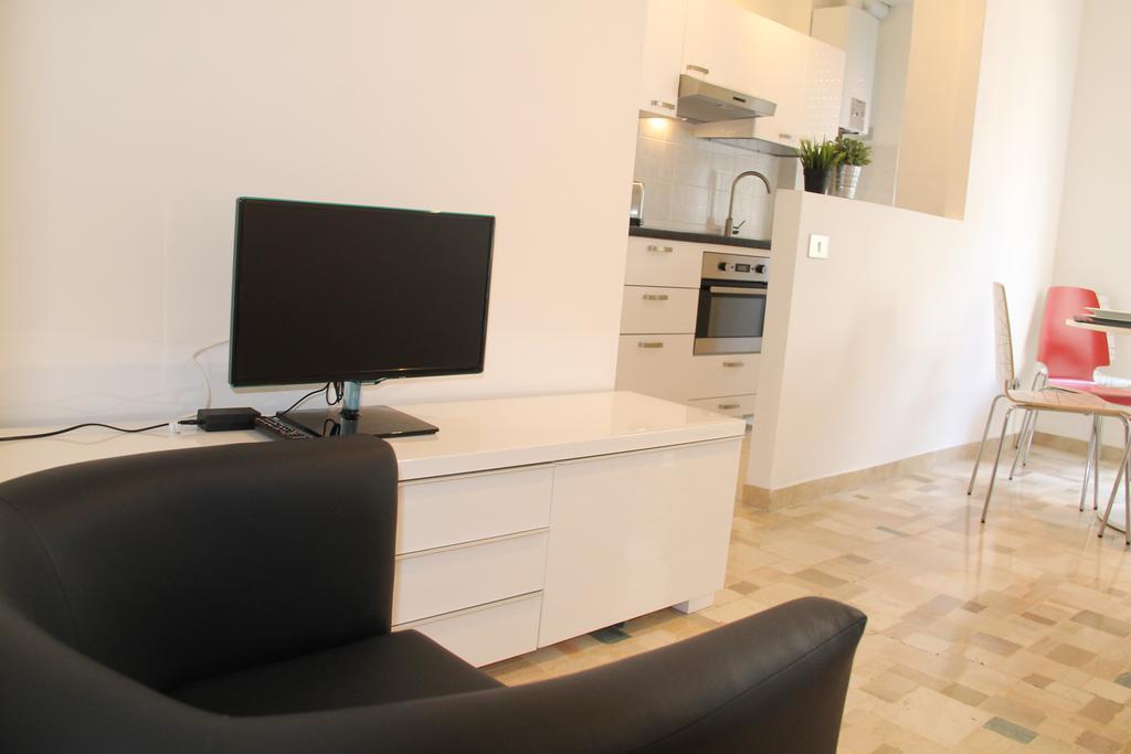 Stephenson Apartment Milano Værelse billede