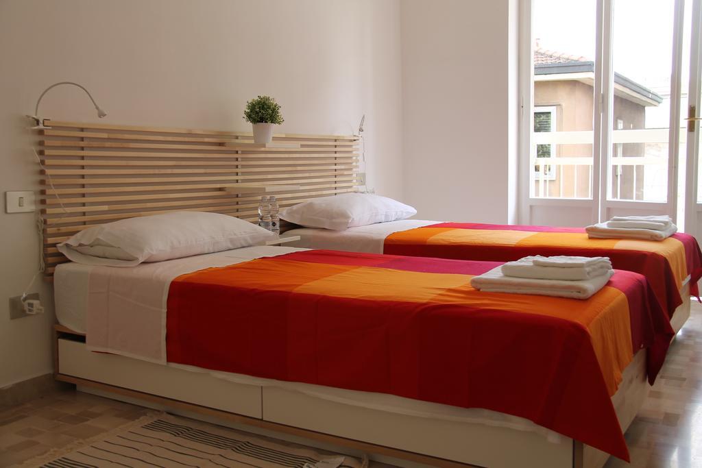 Stephenson Apartment Milano Værelse billede